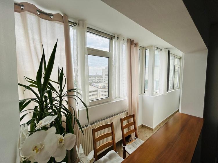 Apartament cu 3 camere decomandat, mobilat în Titulescu