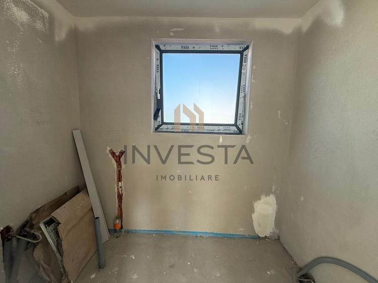 Apartament cu 4 camere semidecomandat în Între Lacuri