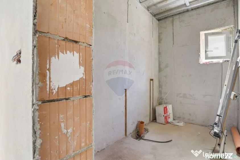 Casă cu 5 camere cu Teren 392 Mp în 6 Vânători