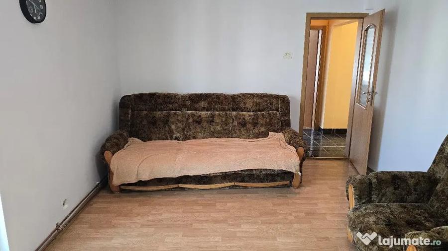 Apartament cu 2 camere decomandat în Piața Centrală