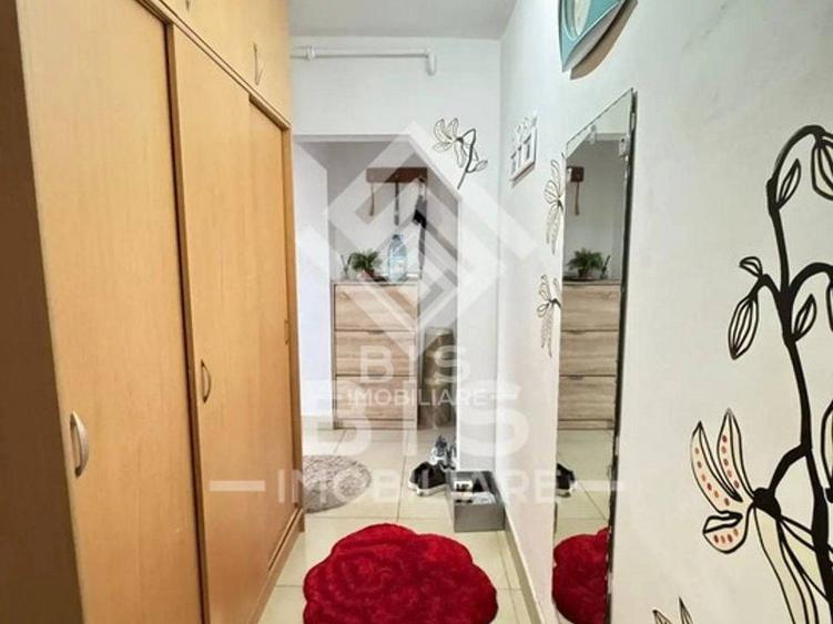 Apartament cu 3 camere semidecomandat în Decebal