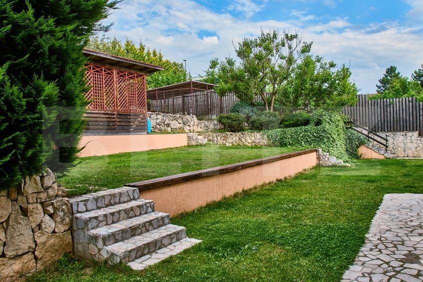 Casă individuală cu 6 camere cu Canalizare în Făget