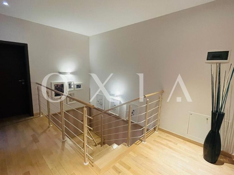 Duplex cu 5 camere cu Canalizare în Dumbrăvița