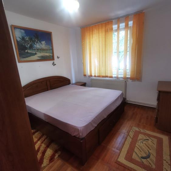 Apartament cu 2 camere semidecomandat în Radu Negru