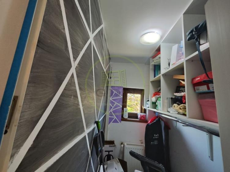 Casă individuală cu 5 camere cu Teren 390 Mp în Bariera Vâlcii