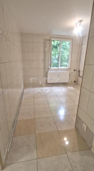 2 camere, decomandat, et 1/4- Drumul Taberei - 9