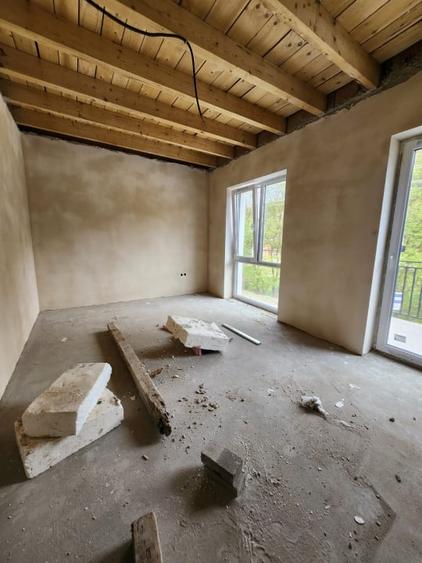 Duplex cu 5 camere cu Canalizare în Tăuți