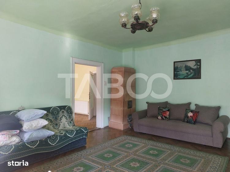 Apartament cu 3 camere semidecomandat în Central