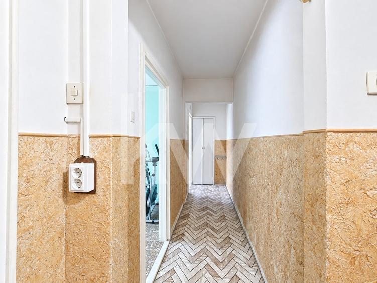 Apartament cu 3 camere decomandat în 13 Decembrie