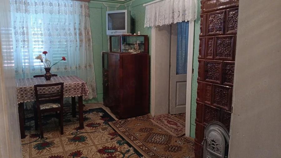 Casă cu 4 camere cu Teren 2000 Mp în Alțina