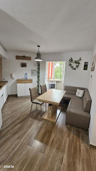 Apartament cu 3 camere semidecomandat, mobilat în Girocului