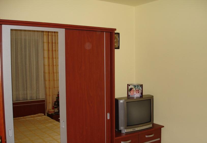 Apartament cu 2 camere semidecomandat în Dristor