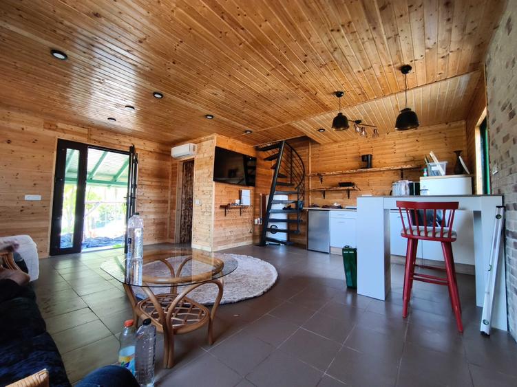 Casă cu 3 camere în Exterior Vest