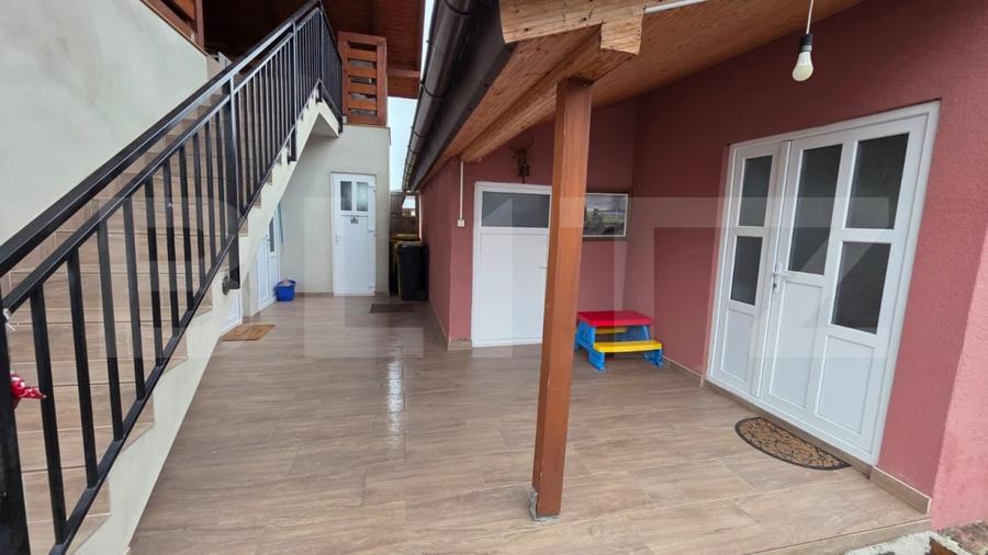Casă individuală cu 4 camere cu Canalizare în Periferie