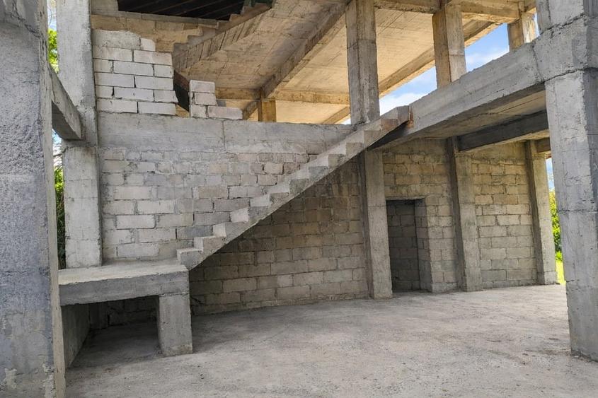 Casă individuală cu 5 camere cu Canalizare în Vârteju