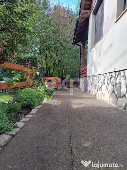 Casă cu 9 camere cu Teren 2000 Mp în Breazu