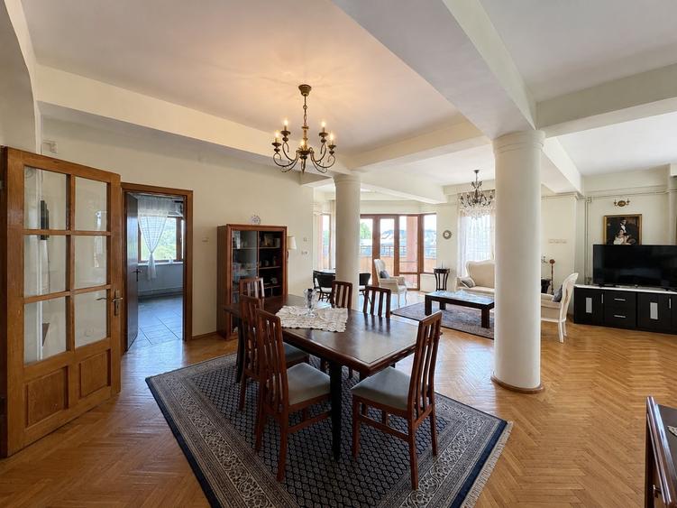 Apartament cu 4 camere decomandat, mobilat în Faleza Nord