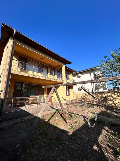 Casă individuală cu 4 camere cu Canalizare în Domnești
