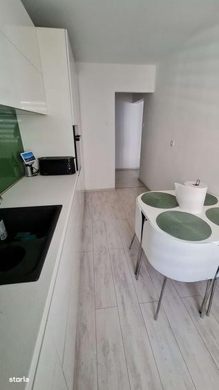 Apartament cu 3 camere decomandat în Griviței