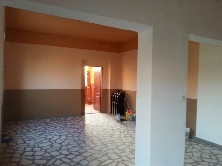 Casă individuală cu 5 camere cu Teren 1000 Mp în Uivar