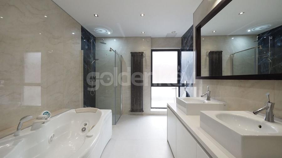 Apartament cu 4 camere decomandat în Dorobanți