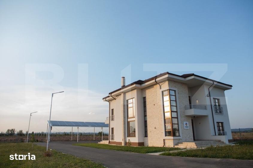 Casă cu 5 camere decomandat cu Teren 1000 Mp în Ulmi