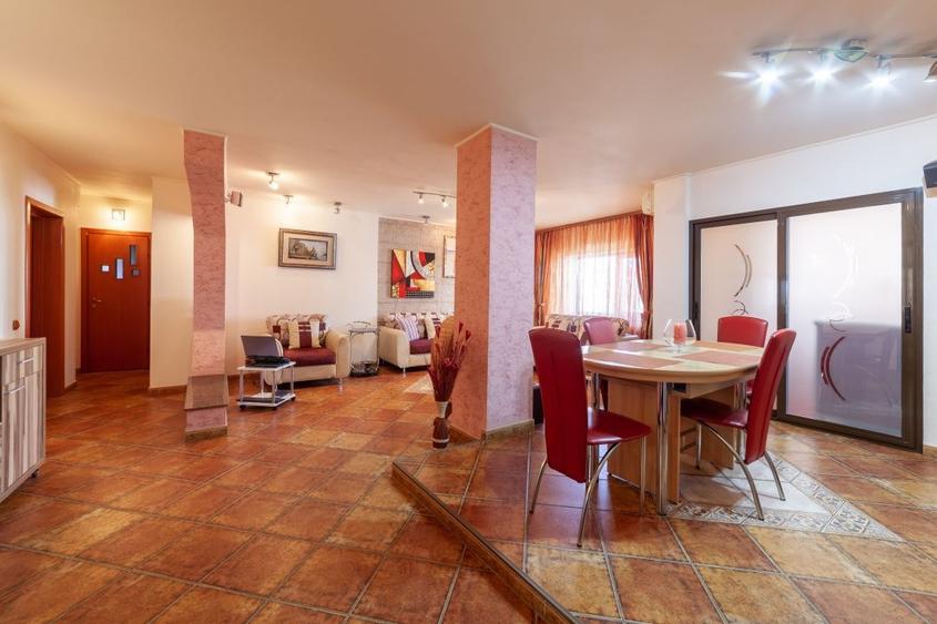 Apartament cu 4 camere decomandat, mobilat în Bere