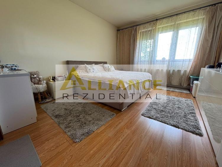 Casă individuală cu 4 camere cu Canalizare în Glina