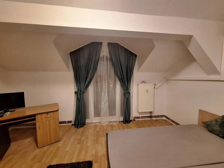 Garsonieră decomandată în Central