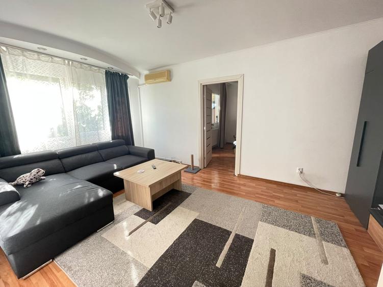 Apartament cu 3 camere nedecomandat, mobilat în Podu Roș