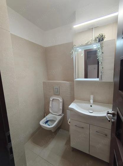 Apartament cu 3 camere decomandat în Dâmbovița