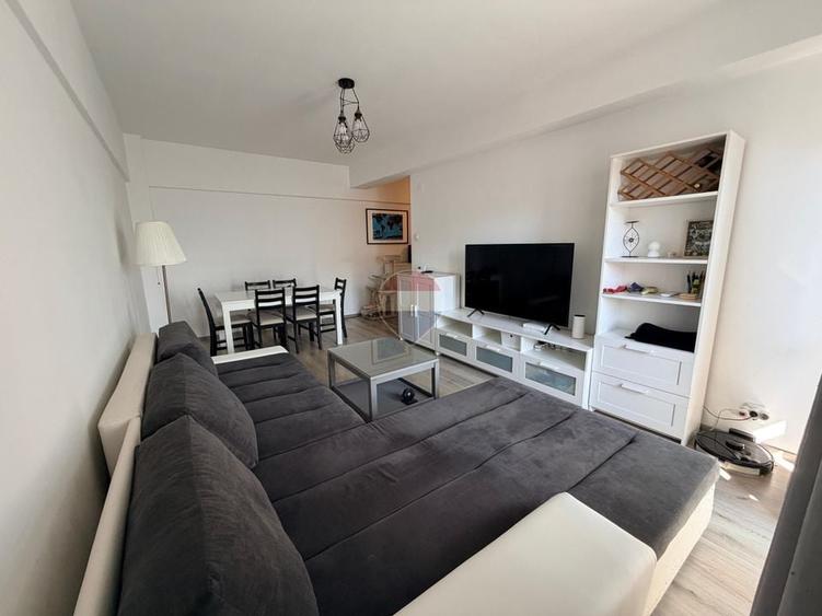 Apartament cu 3 camere decomandat, mobilat în Central