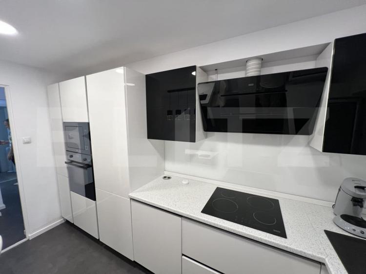 Apartament 3 camere, decomandat, parcare, zona UMF - 2