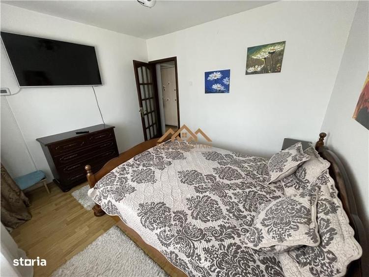 Apartament cu 3 camere decomandat în Obcini