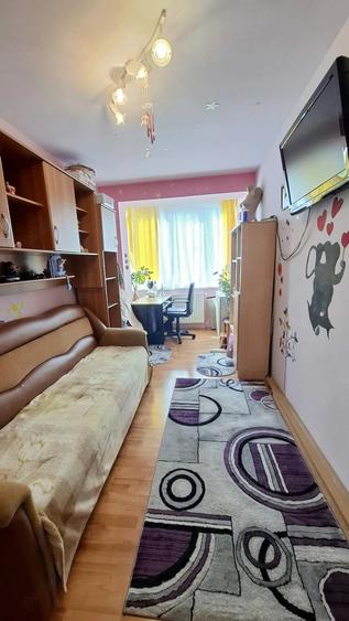 Apartament cu 3 camere decomandat în Tudor