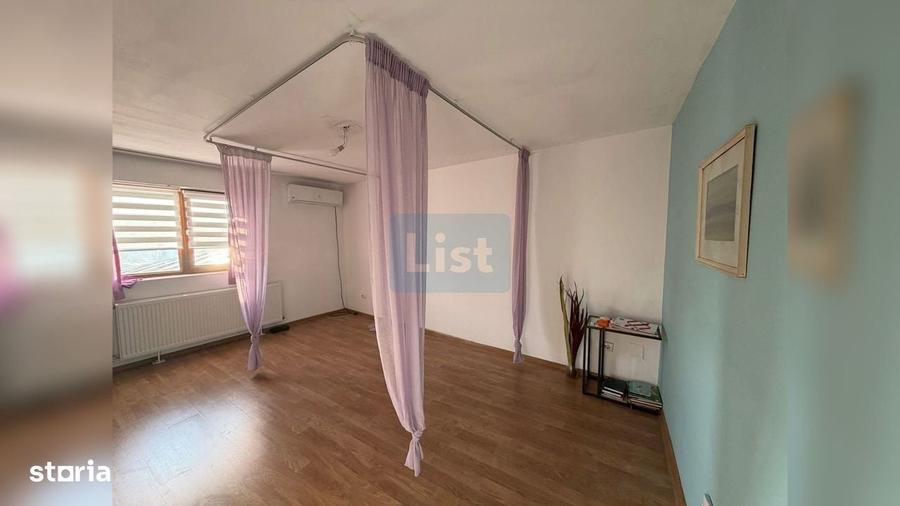 Casă cu 4 camere în Central