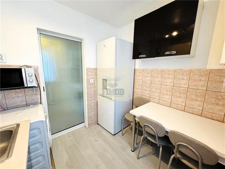 Apartament cu 3 camere decomandat, mobilat în Ștrand