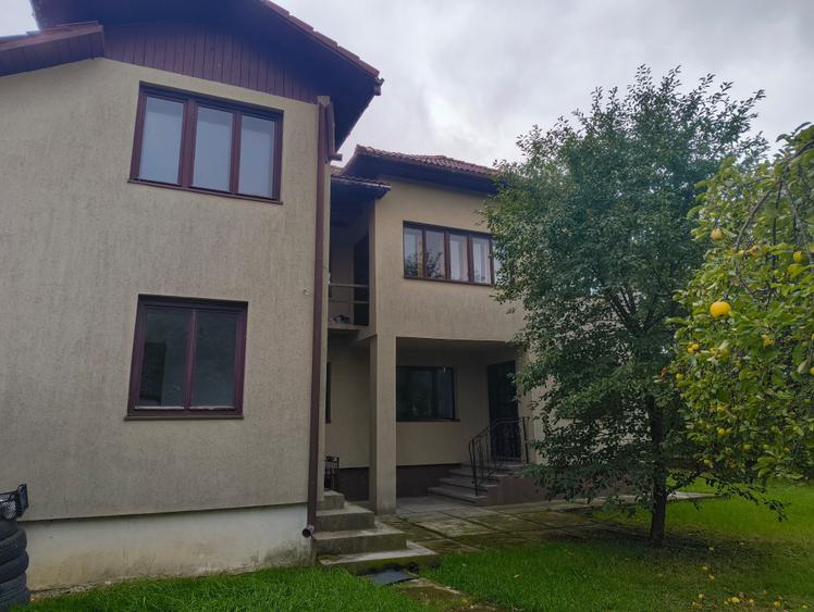 Casă cu 4 camere în Susenii Bârgăului