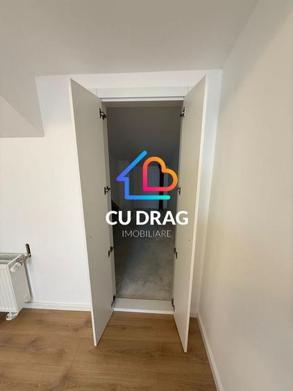 Penthouse cu 3 camere decomandat în Cristian