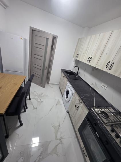 Inchiriez apartament,2 camere,bloc nou,crisul repede vis a vis de restaurantul TRATTORIA - 7