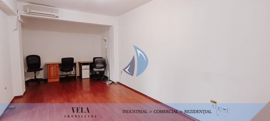Apartament cu 4 camere decomandat în Semicentral