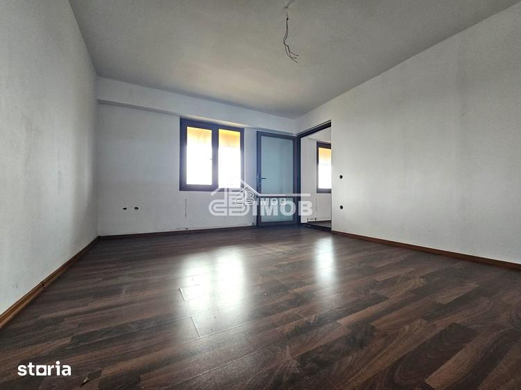 Spațiu comercial, de 380 mp, în Voinești