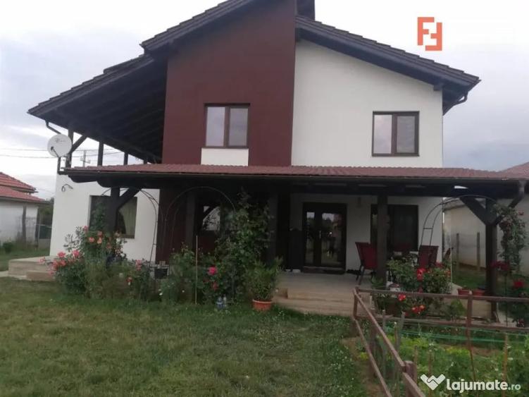 Casă cu 5 camere cu Teren 780 Mp în Șag