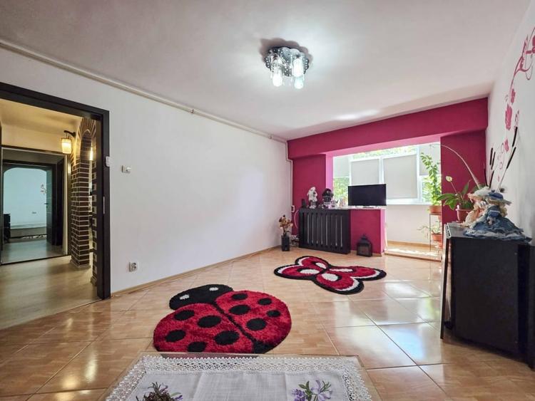 Ap 3 camere de vânzare | Zona Centrală – Bd. Ferdinand | Gata de mutat | Parcare - 1
