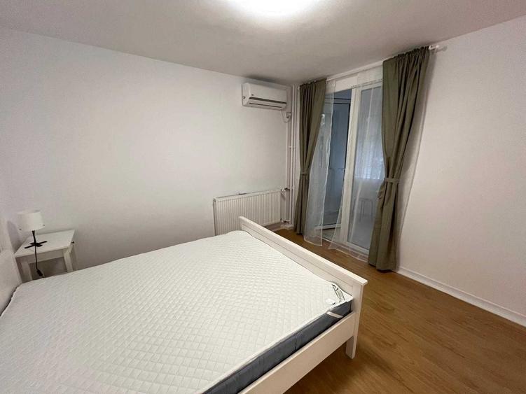 Apartament cu 3 camere semidecomandat în Titan