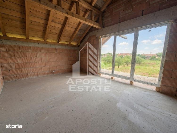 Casă cu 4 camere cu Teren 1439 Mp în Central