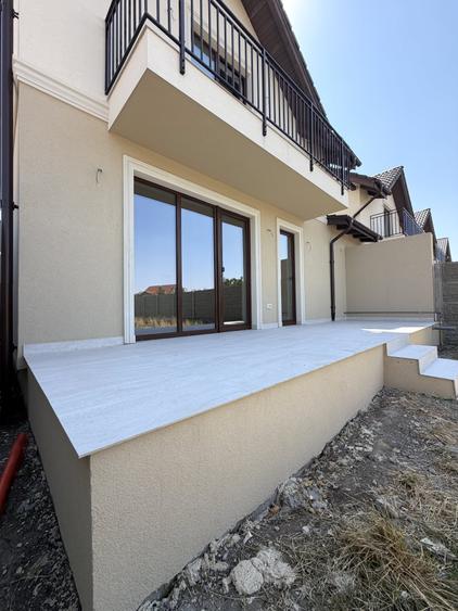 Duplex cu 4 camere cu Canalizare în Covaci