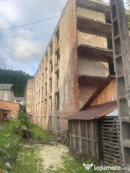 Apartament cu 7 camere decomandat în Central