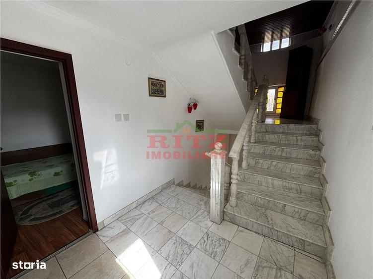 Casă cu 3 camere în Orașul de Jos
