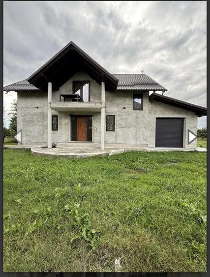 Casă cu 3 camere în Mitocu Dragomirnei